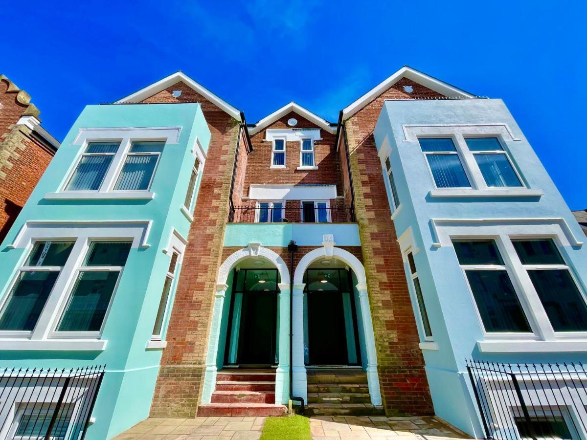 Sea Breeze - Coast Apartment Bournemouth Bagian luar foto