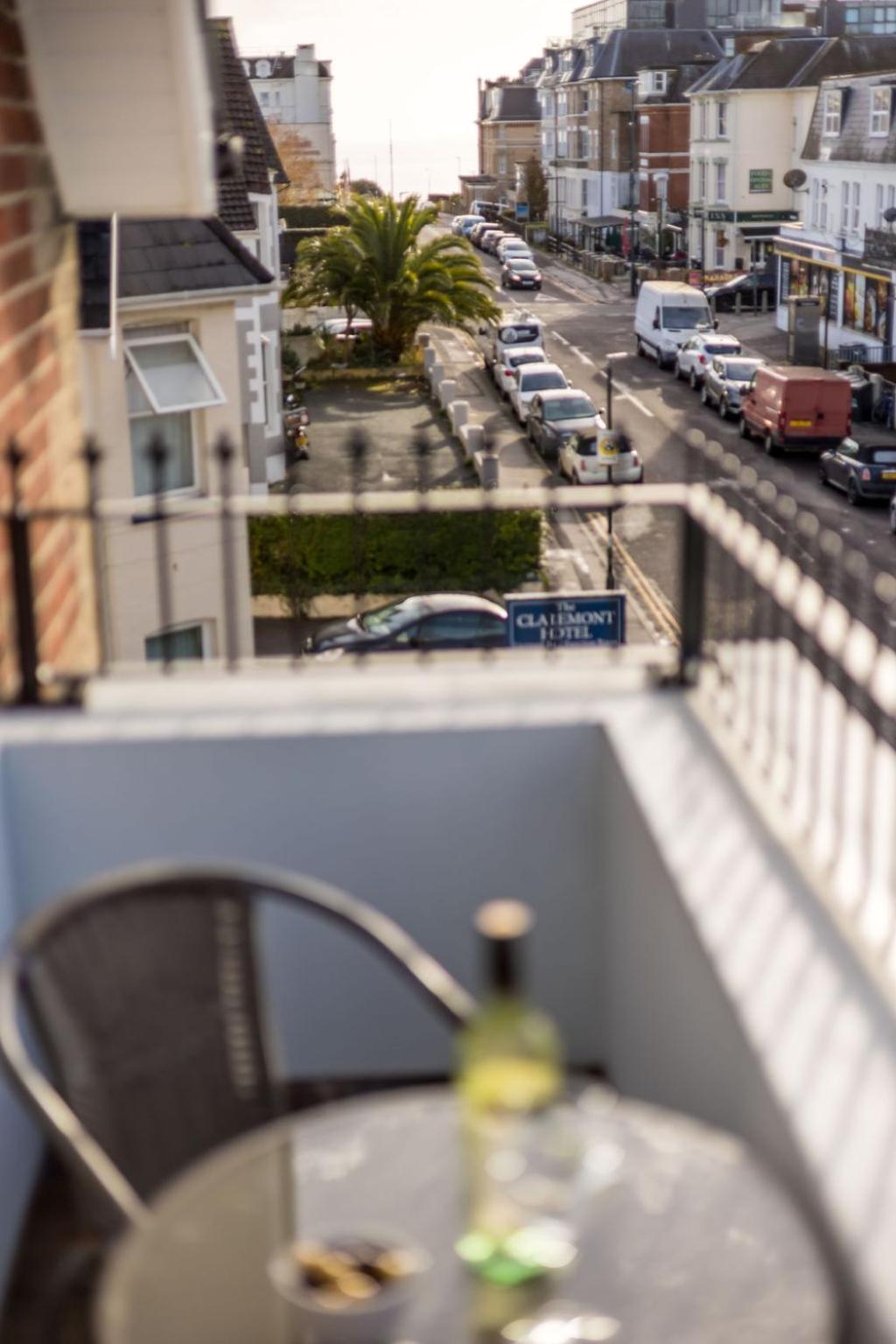 Sea Breeze - Coast Apartment Bournemouth Bagian luar foto