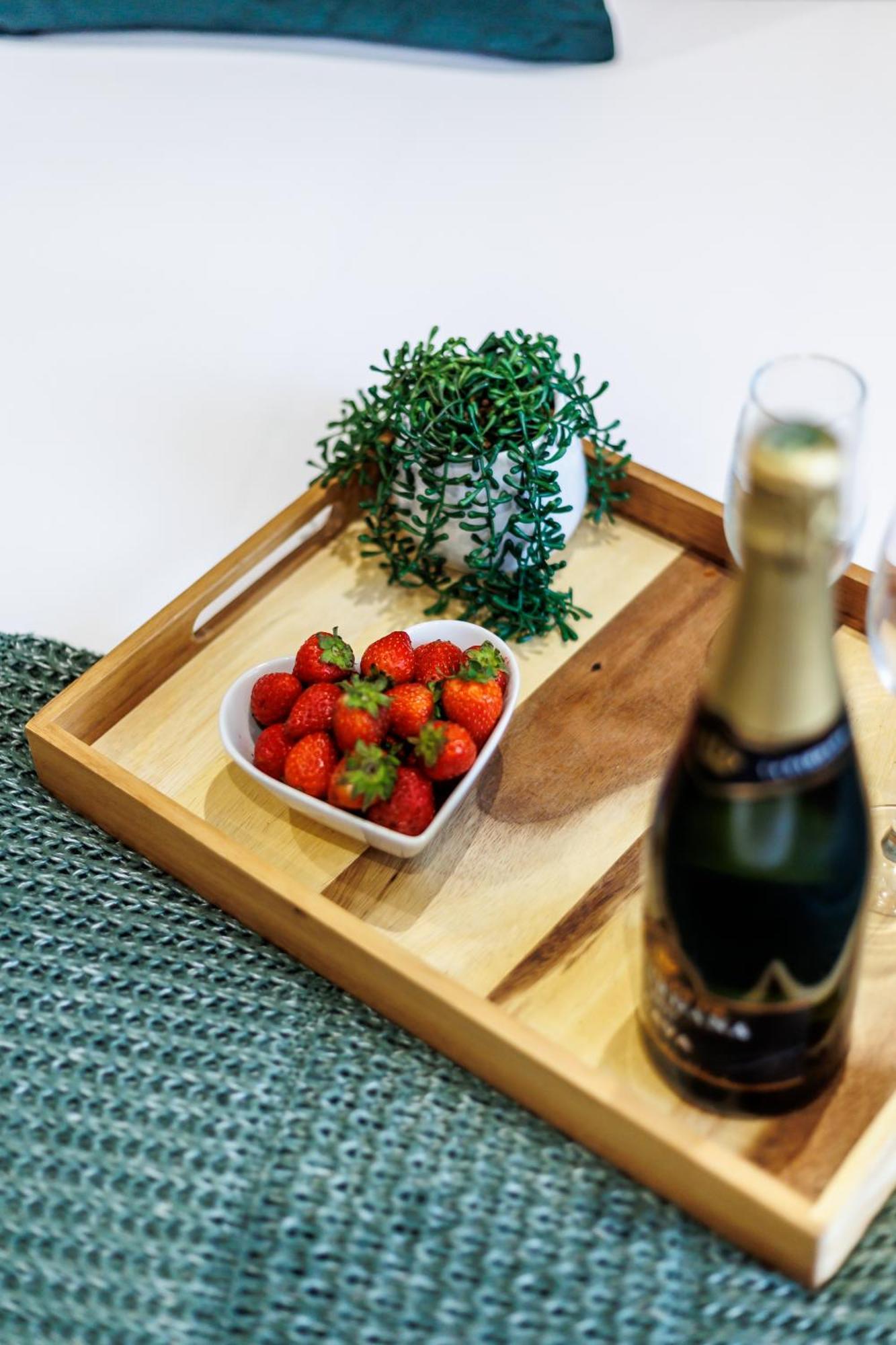 Sea Breeze - Coast Apartment Bournemouth Bagian luar foto