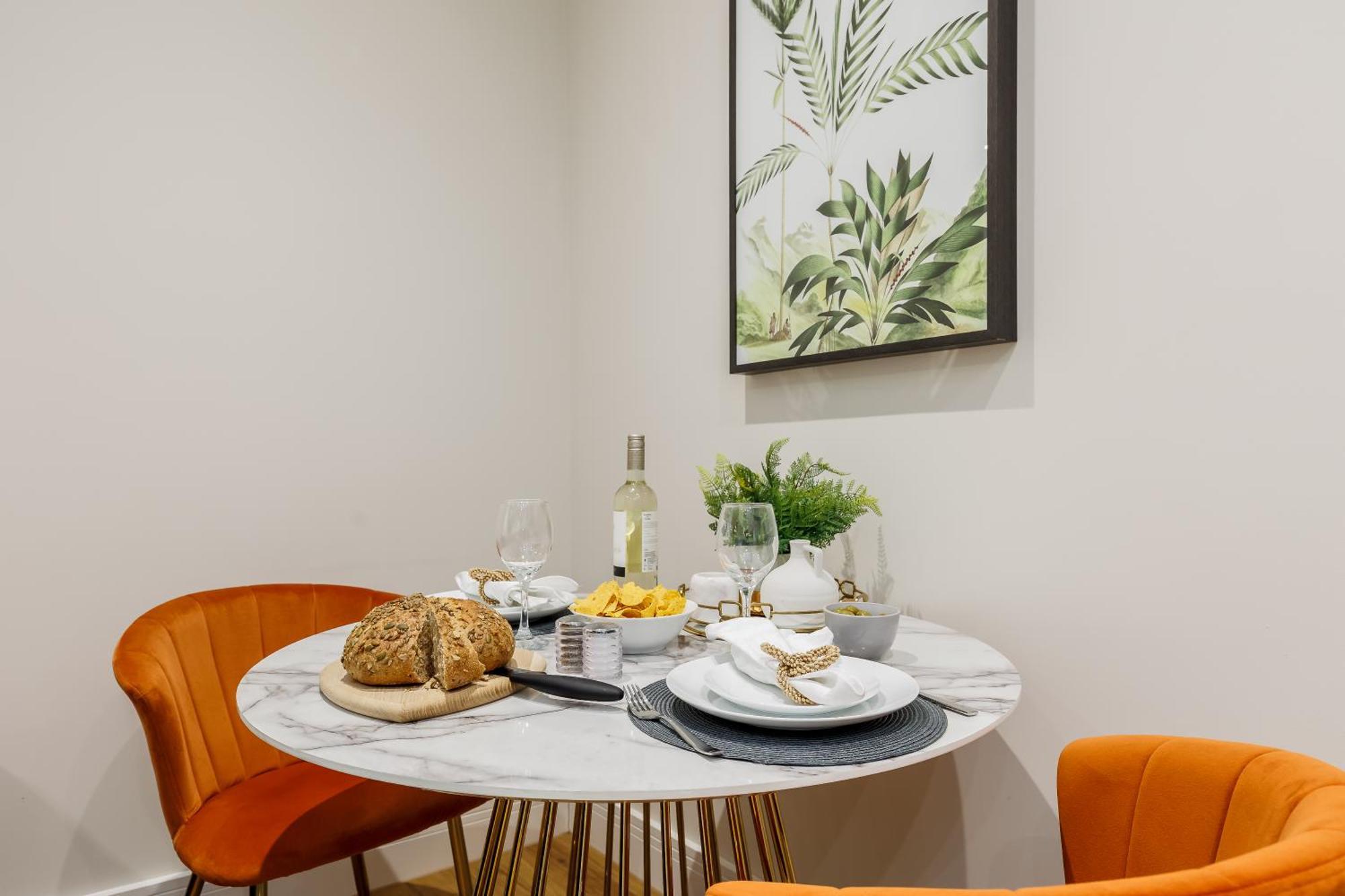 Sea Breeze - Coast Apartment Bournemouth Bagian luar foto