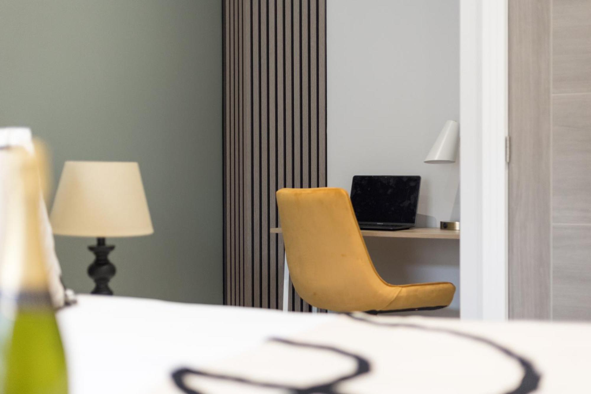Sea Breeze - Coast Apartment Bournemouth Bagian luar foto