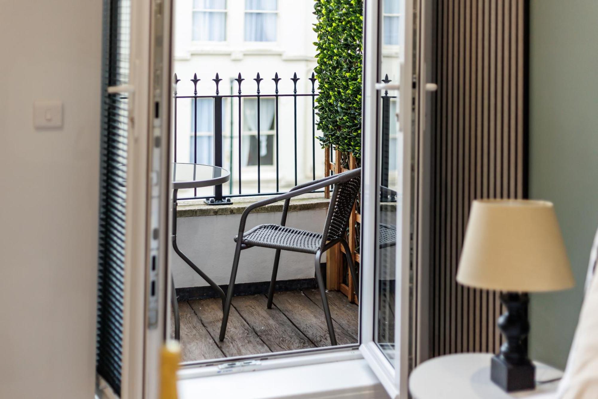 Sea Breeze - Coast Apartment Bournemouth Bagian luar foto