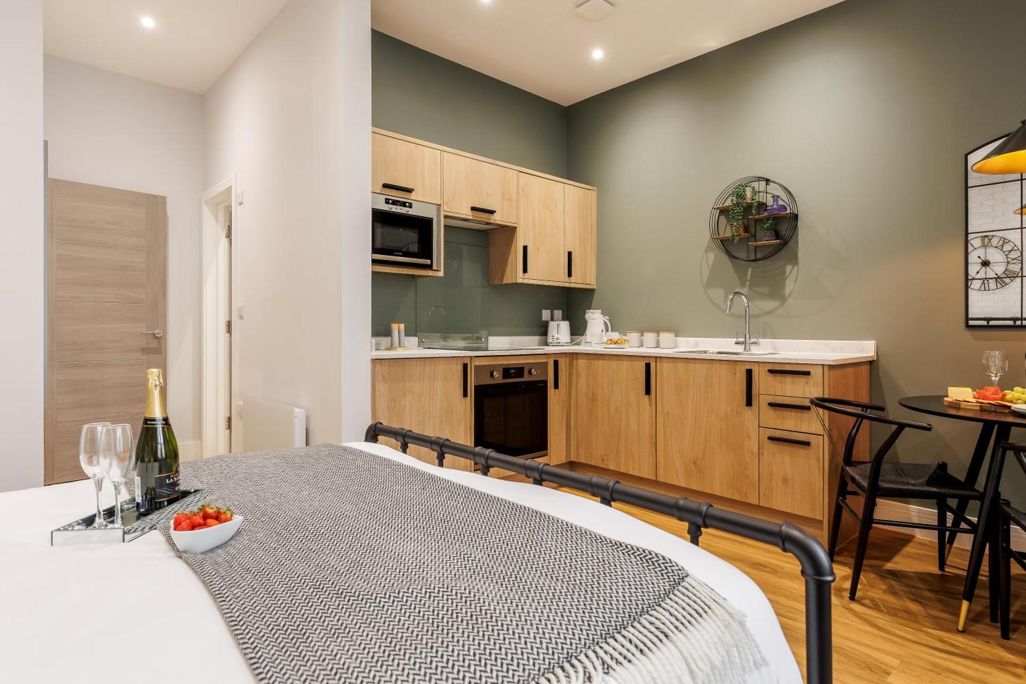 Sea Breeze - Coast Apartment Bournemouth Bagian luar foto